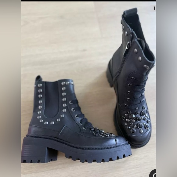 NEW $229 Karl Lagerfeld Women’s Breck Leather Zip Studded Combat Boots Black 6 - Picture 2 of 4